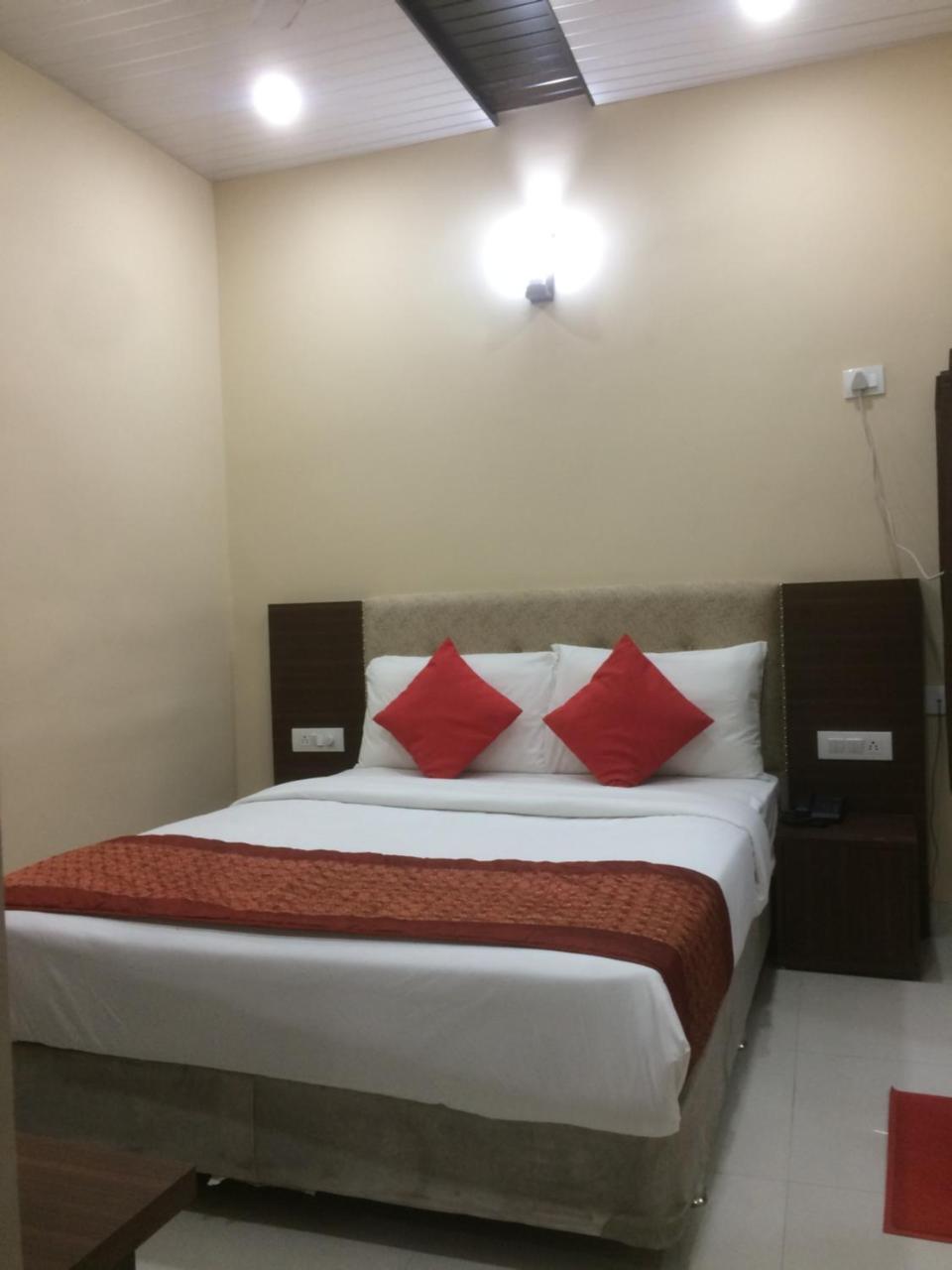 Super51Hotel 新德里 外观 照片